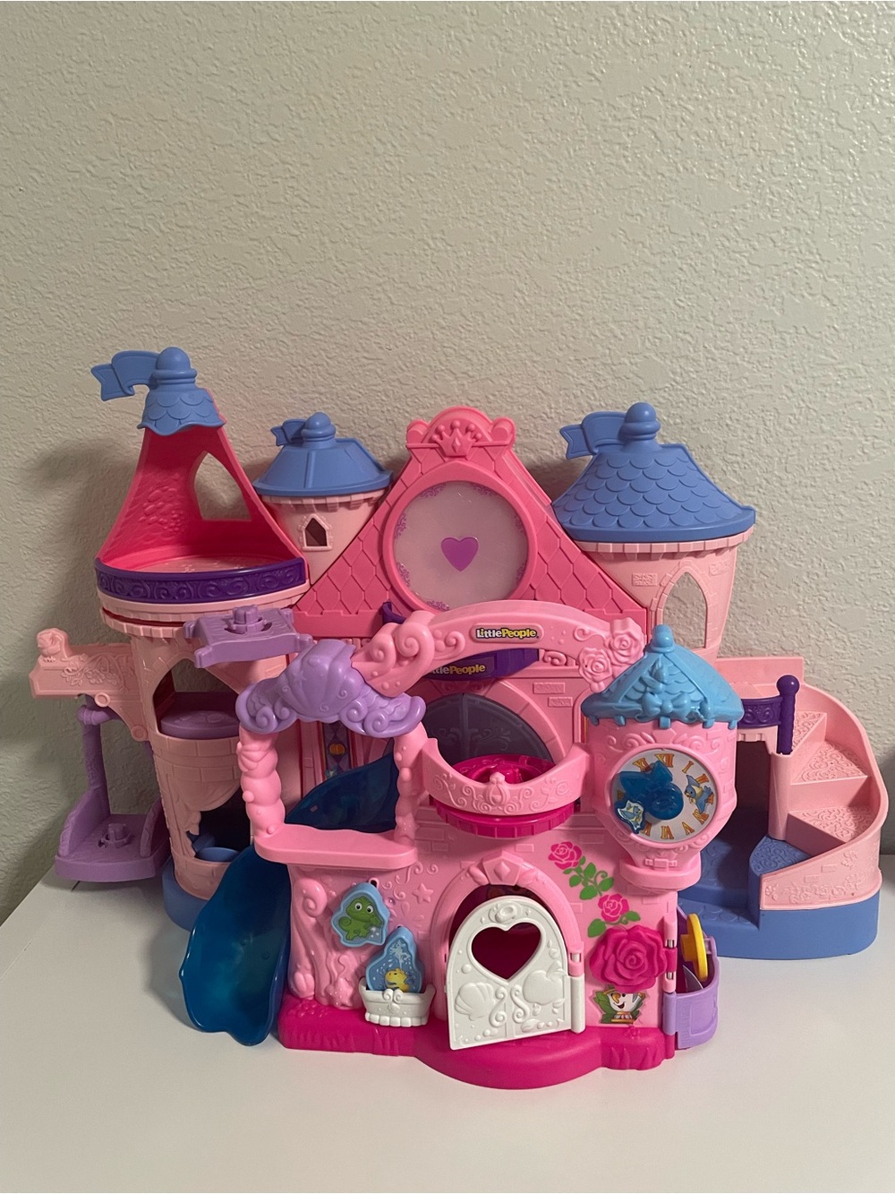 19 Piece Little People Disney Princess Castles w/ Rides and Figures - Picture 6 of 9